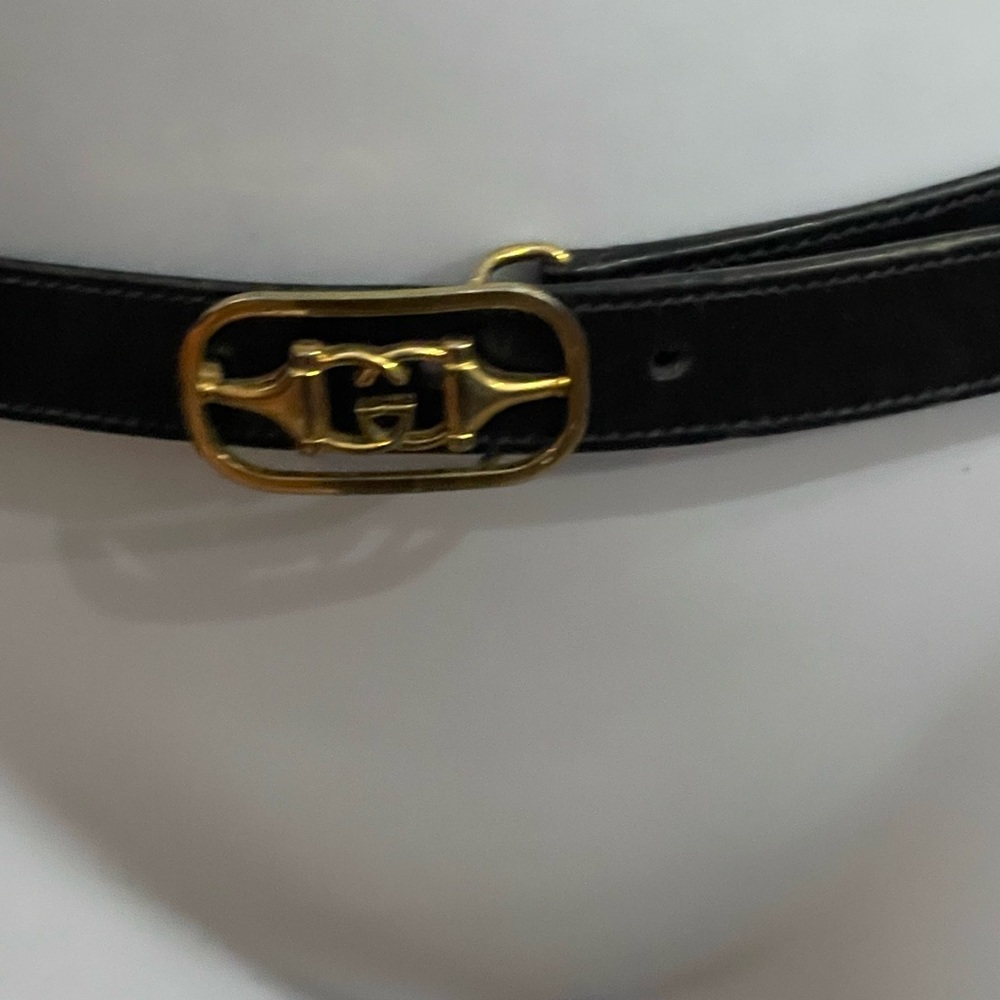 Authentic Vintage Gucci belt. Navy Blue leather. Very good condition.